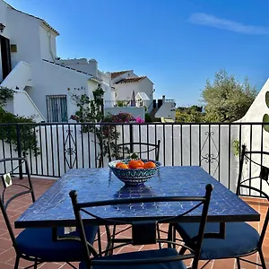 Сasa de vacaciones Casa Con Terraza Y Hermoso Jardín Comunal, Nerja